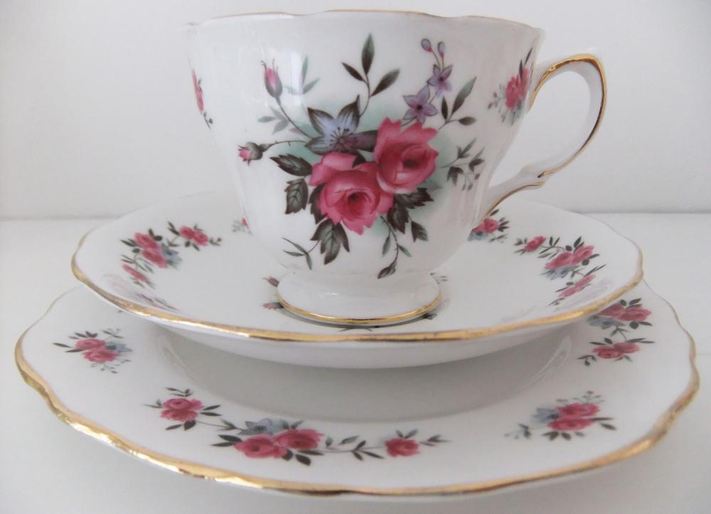 plate  Anne, Vintage saucer tea vintage Queen with  cup side saucer and  Ridgway side and china cup, plate tea